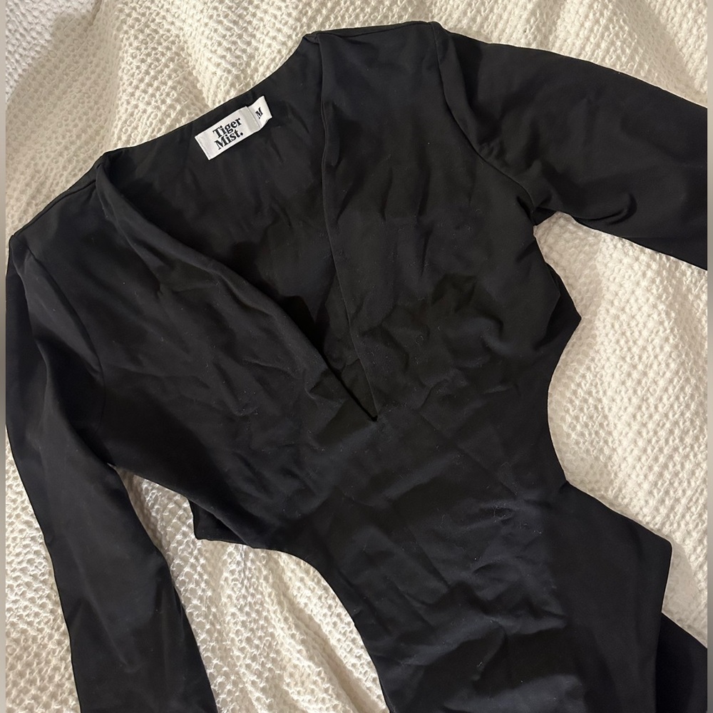 Tiger Mist Long Sleeve V-Neck Cut Out Body Suit
